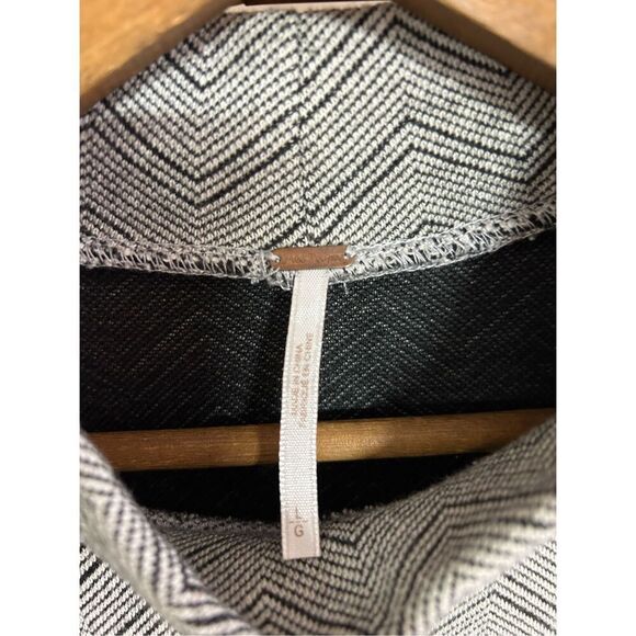Free People Large (L) Grey and Black Chevron Dress Sleeveless Mock Turtleneck Po - Picture 4 of 5